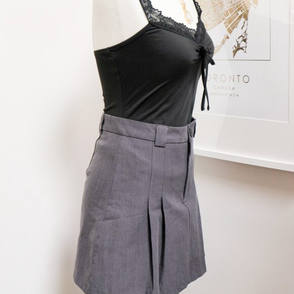 Preppy Grey Pleated Mini Skirt 🐺 FOLLOWIN - Picture 3 of 7